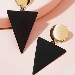 🌸5 for $20🌸 triangle black and gold earrings